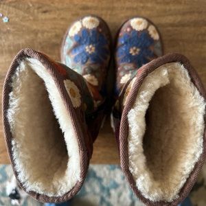 Floral Ugg boots size 6